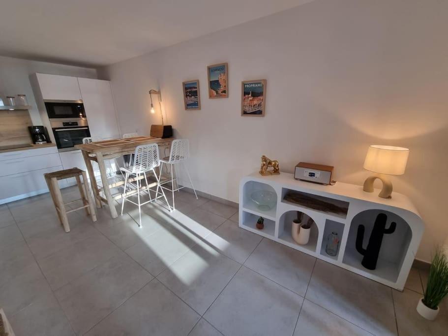 D34 - T3-les Hauts Du Port-parking-clim-wifi-50m Du Port Bonifacio (Corsica)